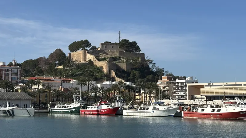 Dénia castle above the harbour